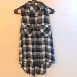 Beautiful Rock and Republic top like New